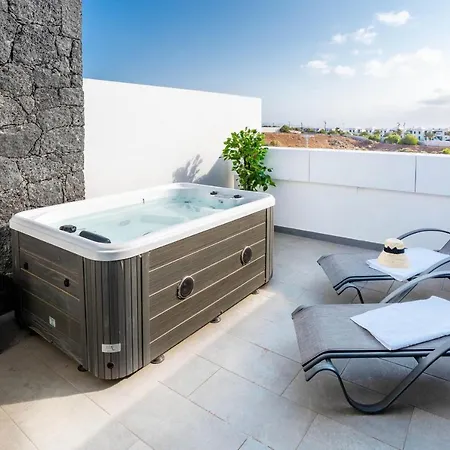 Monterey House Playa Blanca